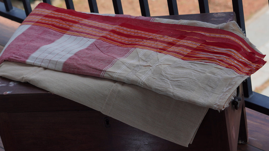 Beige Patteda Anchu Handloom Saree with Red Gomi Border