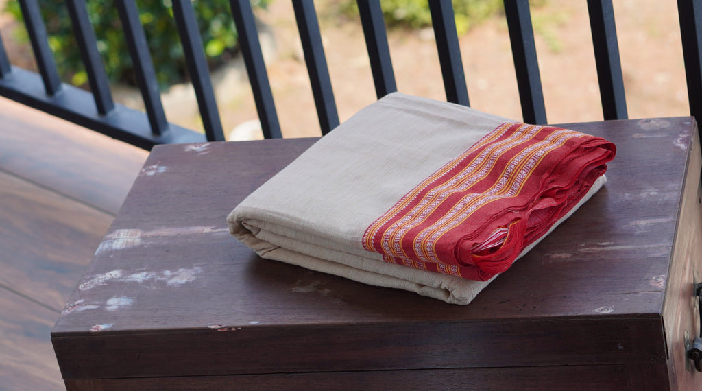 Beige Patteda Anchu Handloom Saree with Red Gomi Border